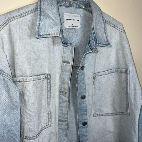 Celebrity Pink Shacket Light Wash Denim Button Front Size Medium - Picture 8 of 13